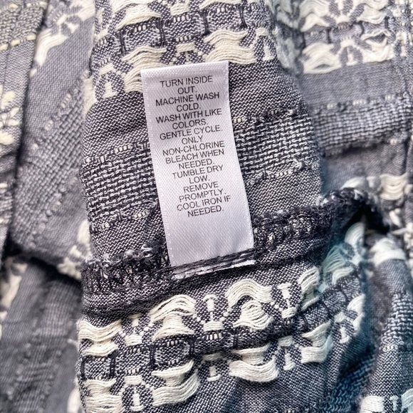 Cato Bohemian Short Puff Sleeve Floral Gray Women's Top - Picture 11 of 12